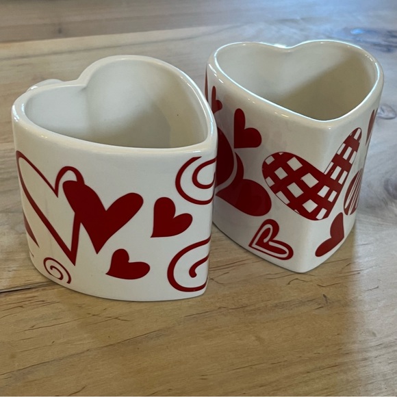 Vintage set of heart shaped coffee mugs EUC. HEARTS VALENTINES DAY - Picture 4 of 8